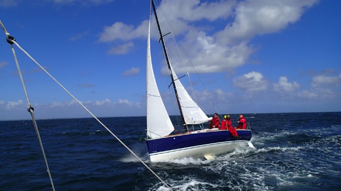 Un Yaka 6.50, un autre bateau du chantier Marée Haute