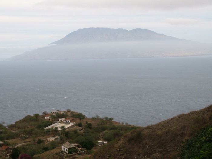 L'île de Fogo en face