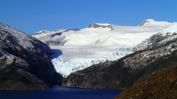 Ventisquero sans nom entre les estero Sin Nombre et Coloane, île Hoste