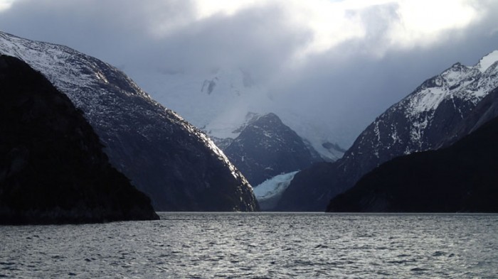 ... avec au fond le ventisquero Guilcher, île Tierra del Fuego