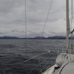 Canal Ballenero, île Tierra del Fuego et péninsule Brecknock (à gauche)
