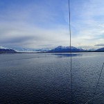 Canal Senoret (Puerto Natales), entre les haubans le cerro Paine Grande