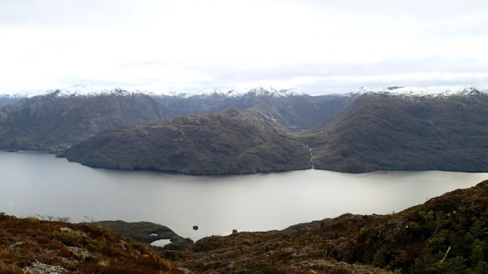 Vue du sommet (621m), le canal Ultima Esperanza et la péninsule de Taitao