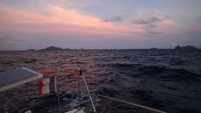 Prise de mouillage au crépuscule