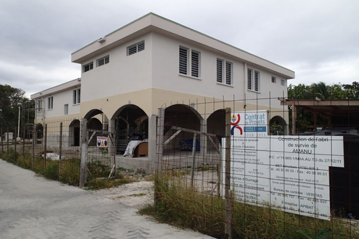« Le chantier » : depuis 2011, l’abri de survie de Amanu en construction