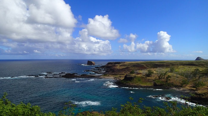 La côte Sud de Ua-Huka et le motu Papa