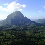 Le mont Rotui (899m) depuis le col des 3 Cocotiers