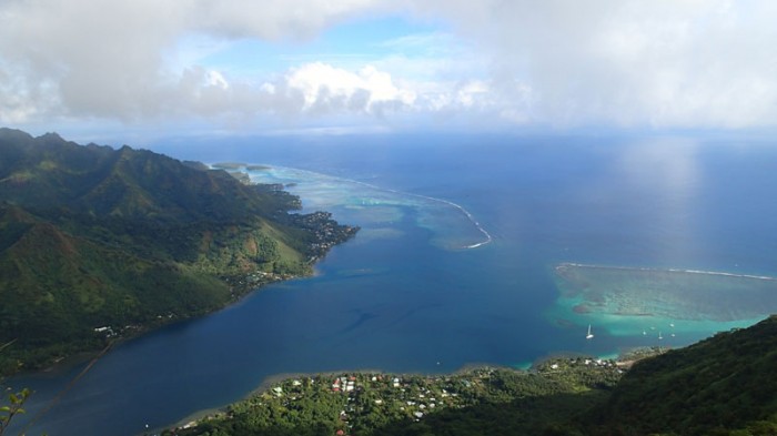 La passe de Tareu ouvrant sur la baie d'Opunohu