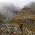 Sur la crête sommitale