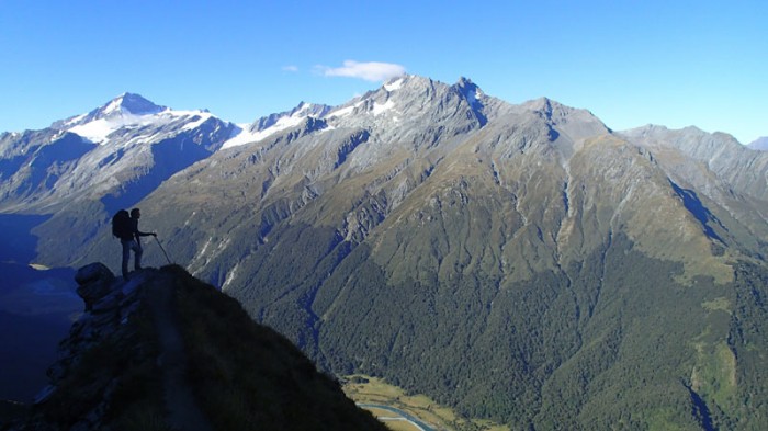 A gauche, le Mont Aspiring (3033m)