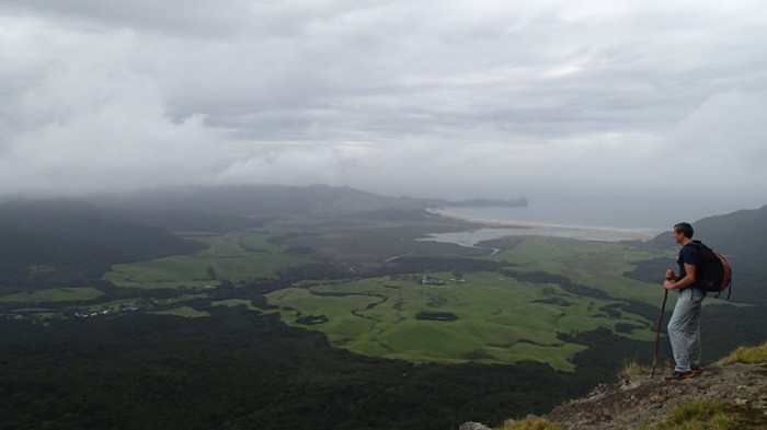 Whangapoua Beach et Creek vues depuis Coopers Castle (465m)