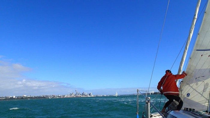 Waitemata Harbour au louvoyage