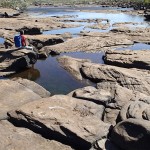 En exploration sur le plateau désertique