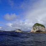 14:45 – Retour à Port Davey, Swainson Island et Big Caroline Rock (à D)