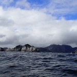 Dommage, le vent est trop faible pour appuyer les voiles dans la houle !