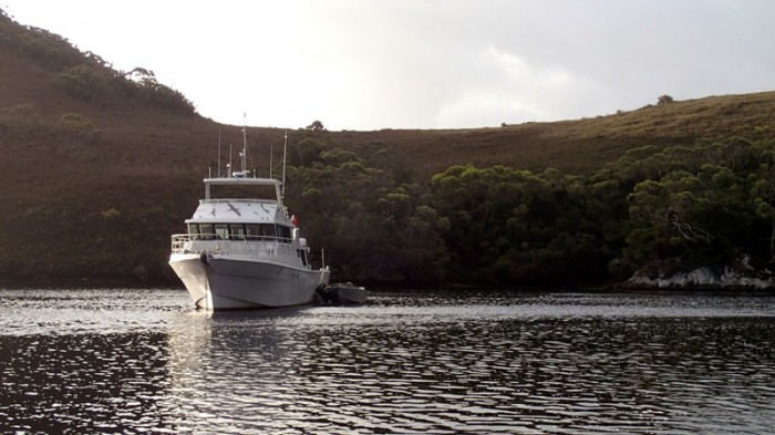 Odalisque, notre voisin de mouillage dans la paisible Schooner Cove