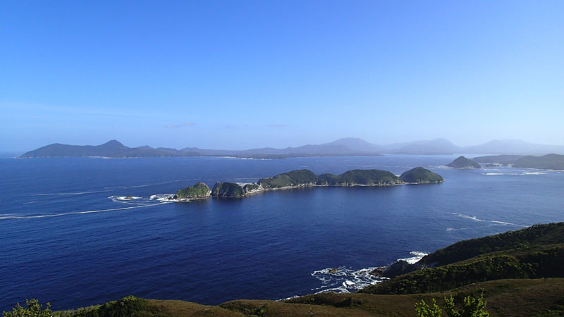 Du Mt O'Brien (191m), Davey Head, Breaksea Islands et North Arm