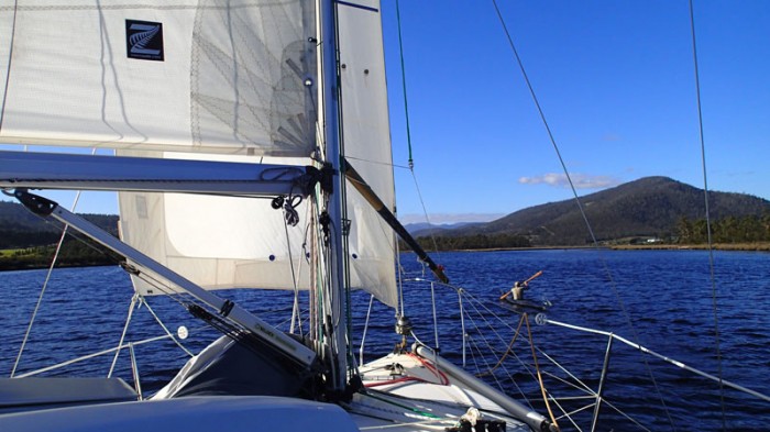 Two Dogs en kayak, L’Envol sous voiles, de Franklin au pont d’Huonville