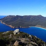 La Freycinet Peninsula et la Wineglass Bay du sommet du Mt Amos (454m)