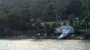 Un bateau du Yacht Club de Taranna en fâcheuse posture