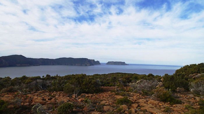 Vue du Mt Brown, le Gap entre le cap Pillar et la Tasman Island