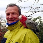 Le flibustier jovial et son animal de compagnie