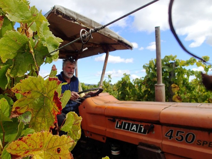 Peter aux commandes de son domaine Chartley Estate…