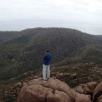 Vue du Mt Story (420m), à G Sarah Ann Bay, à D la péninsule Freycinet