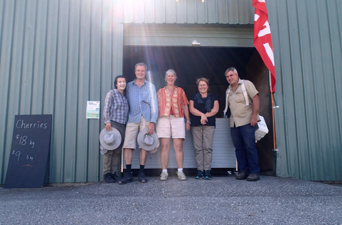 Carina et moi, Jenny, Annette et Tim – Merci Beauty Point Cherries !