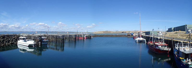 Le Stanley Boat Harbour, un port exposé à la houle par forts vents d’Est ou SE