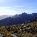 Nous laissons derrière nous une section escarpée de la W Arthur Range…