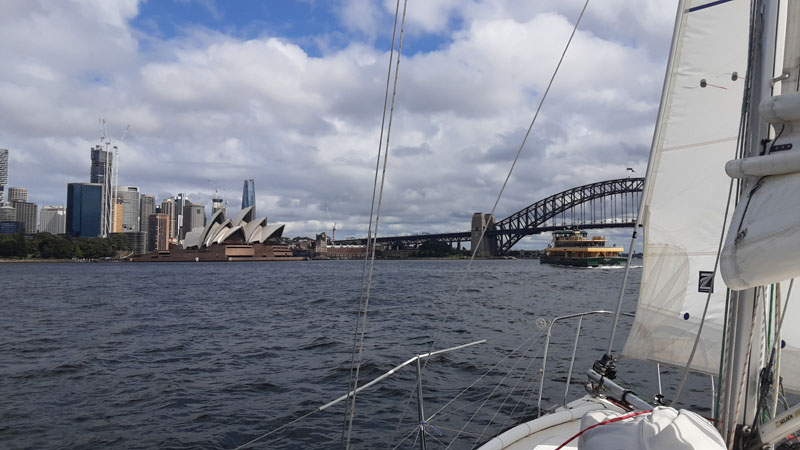 L’opéra et le pont de Sydney sous lequel nous allons passer sous voiles
