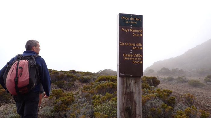 Brouillard au Piton de Bert (2260m), notre objectif pique-nique